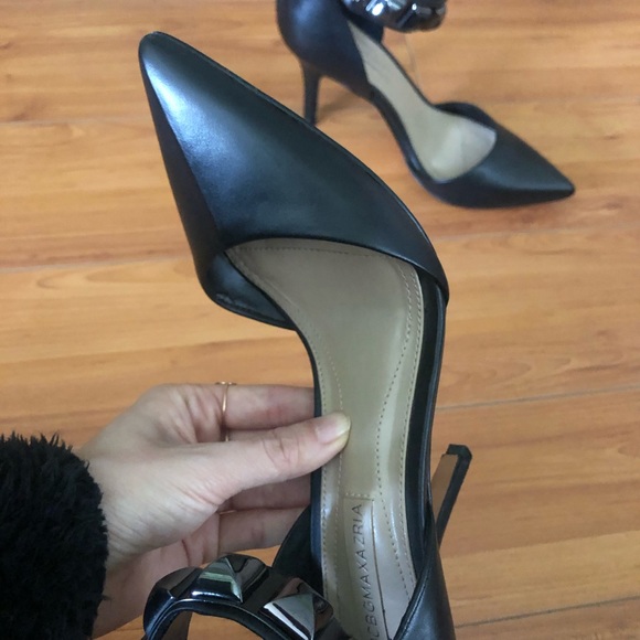BCBGMaxAzria ankle heels - Picture 4 of 7